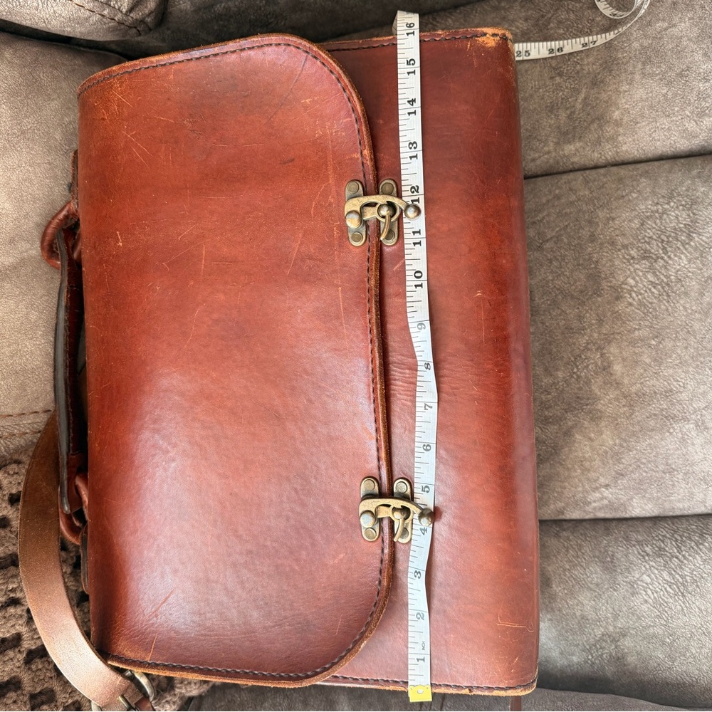 Classic Brown Leather Men's Bag - Picture 13 of 15
